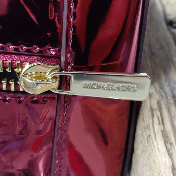 ❤️Michael Kors Shiny Red Travel Cosmetic Case Nwt❤️ - Picture 8 of 11